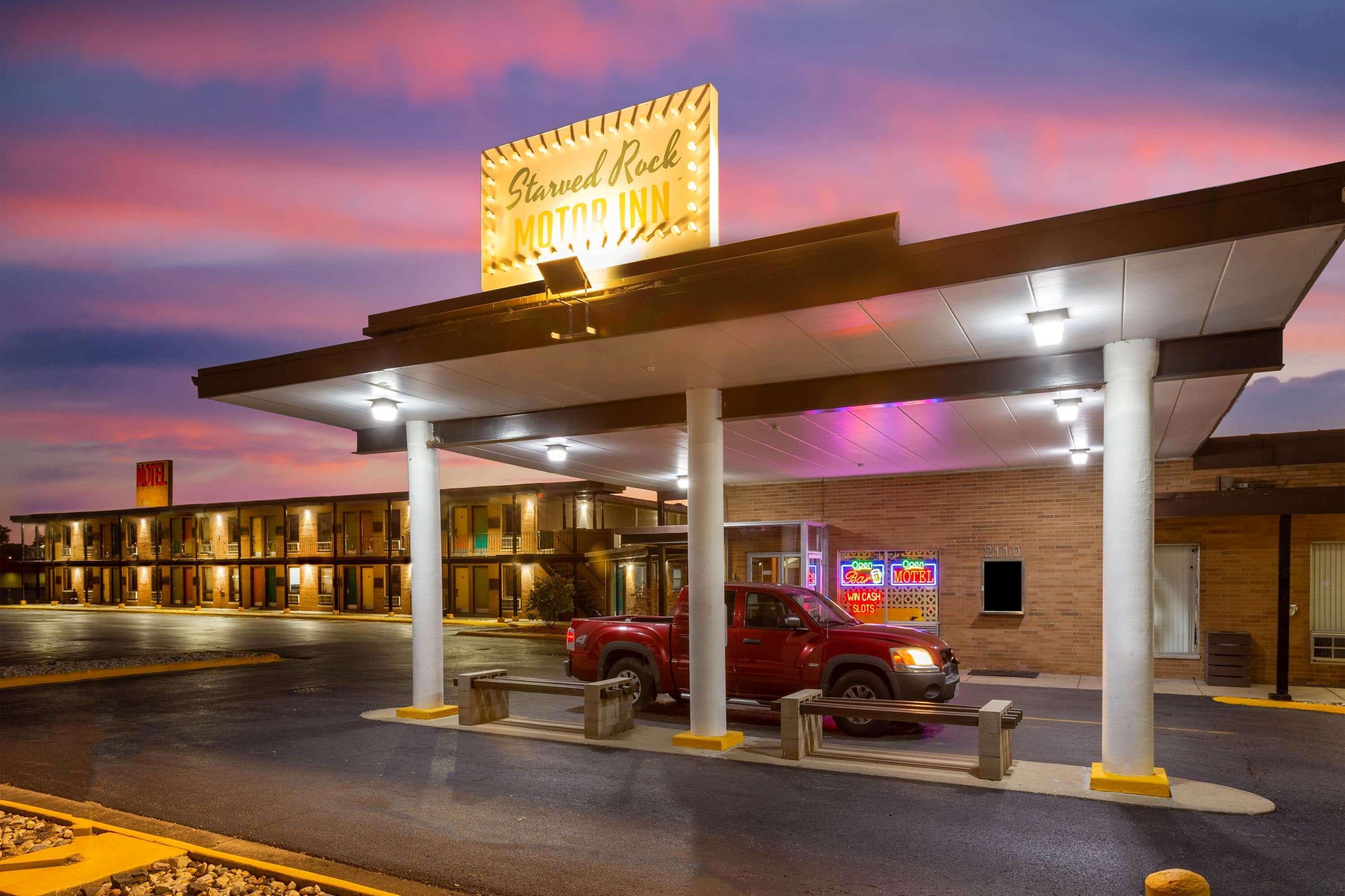 Starved Rock Motor Inn Travelodge By Wyndham Стрітор Екстер'єр фото